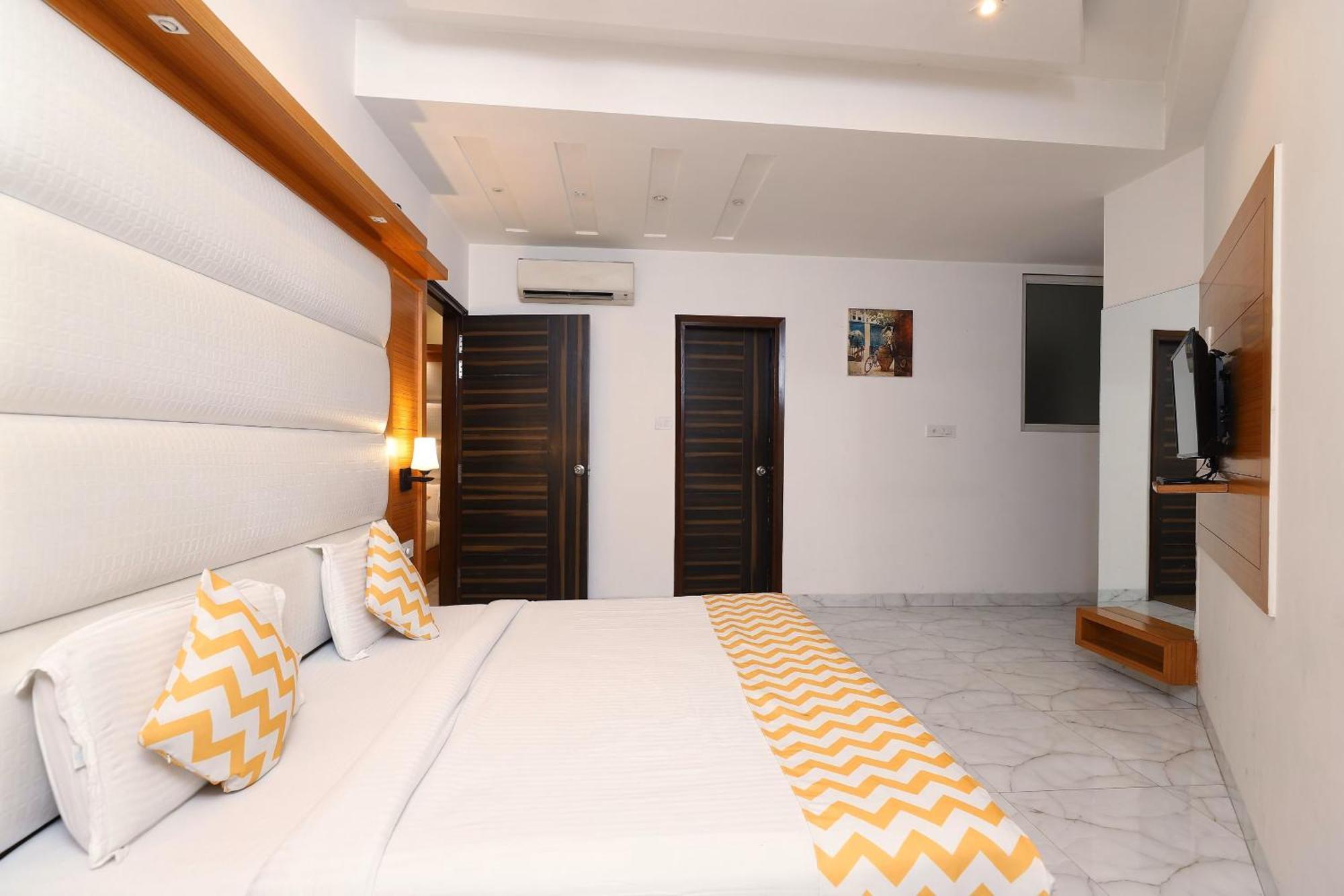 Hotel Star By Star Group- Near Delhi Airport New Delhi Exterior photo