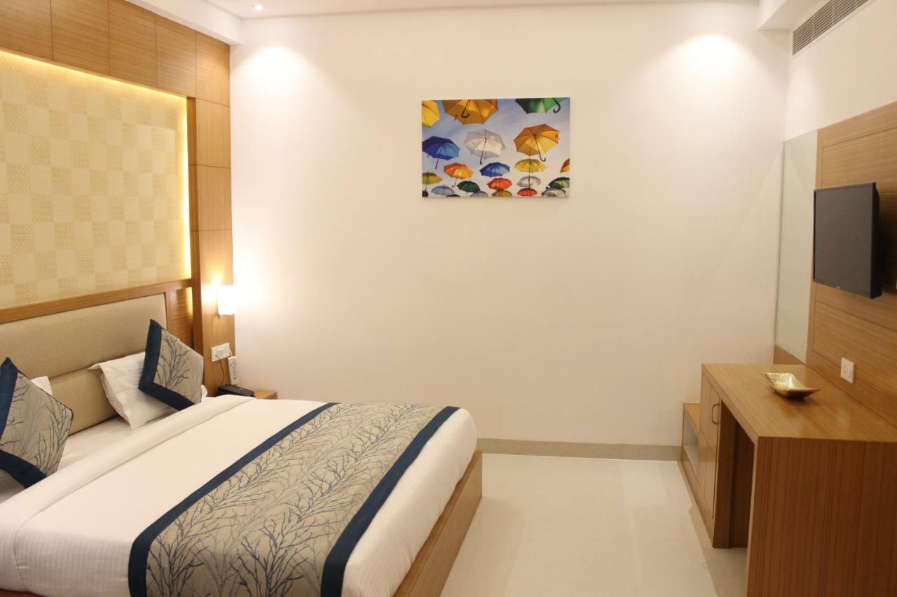 Hotel Star By Star Group- Near Delhi Airport New Delhi Exterior photo